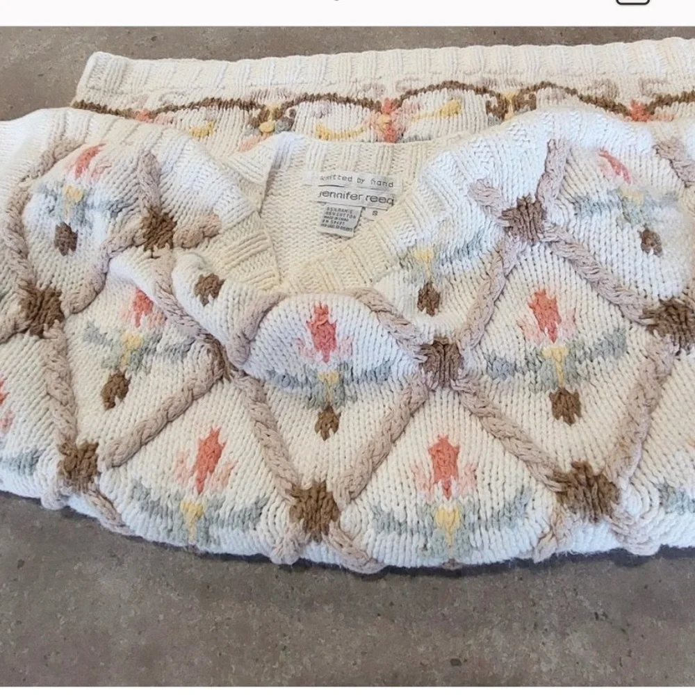VINTAGE JENNIFER REED Hand Knitted -Embroidered-Floral Sweater -EUC-SZ S 🌸-😍 - Picture 8 of 16